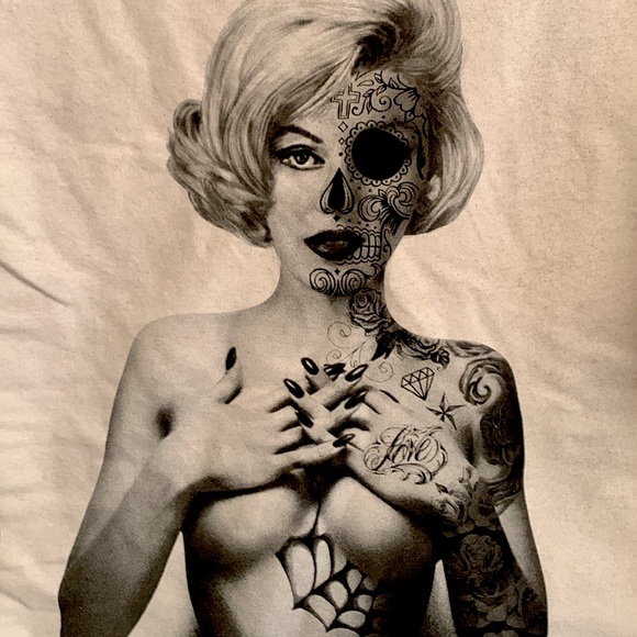 Popular Poison graphic T-shirt unisex great for halloween - Picture 3 of 8